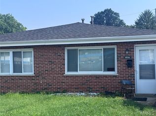 10794 Tropic Dr, Saint Ann, MO 63074