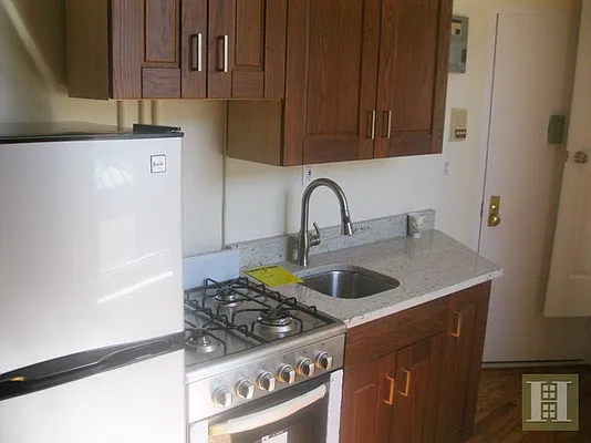 Rented by Halstead Real Estate | media 37