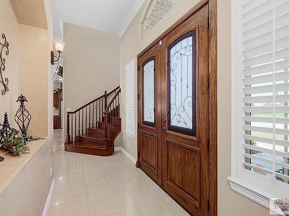 2nd image of 2806 Cypress Gardens Dr
