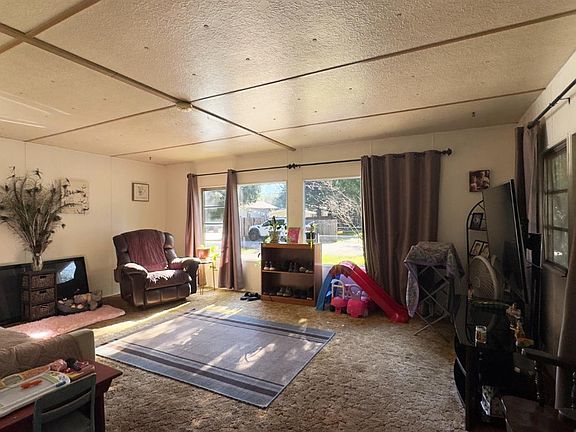 2nd image of 1180 Skyloah Way