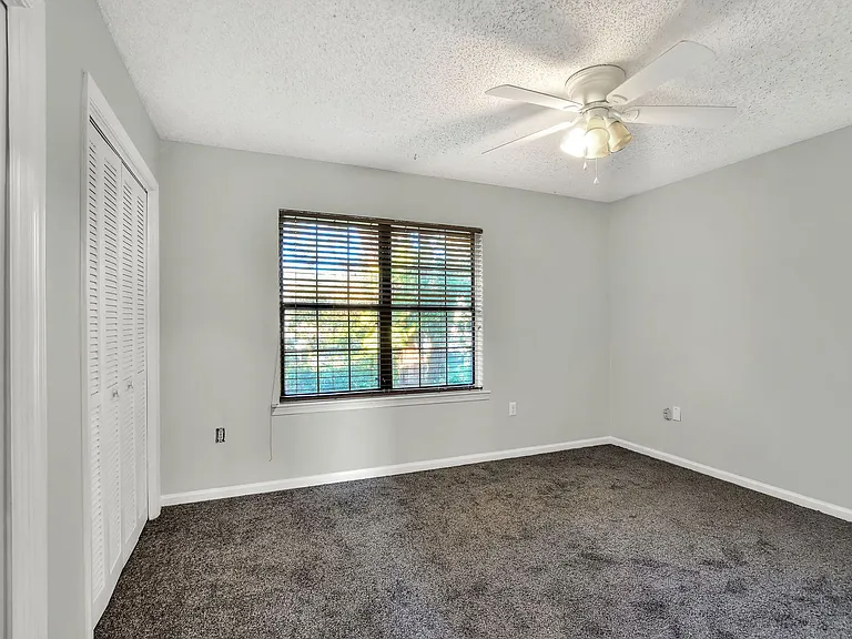 1860 Avenue Q SW — Photo 12