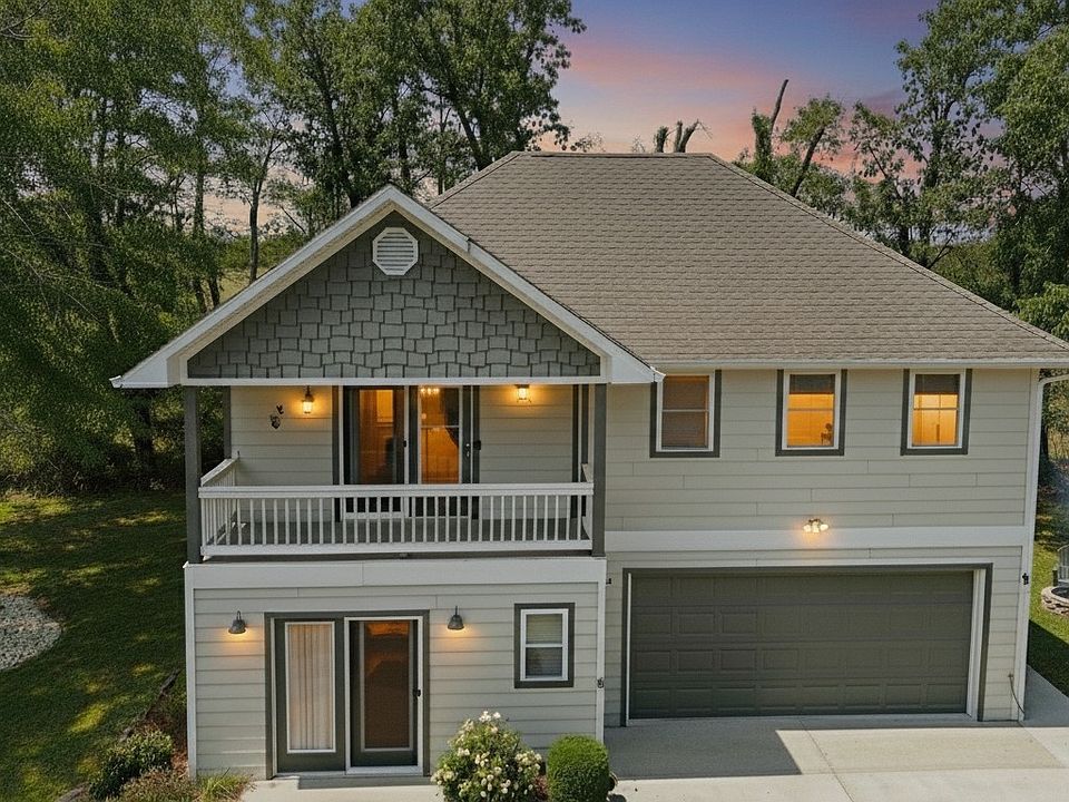 1st image of 138 Deepwood Dr