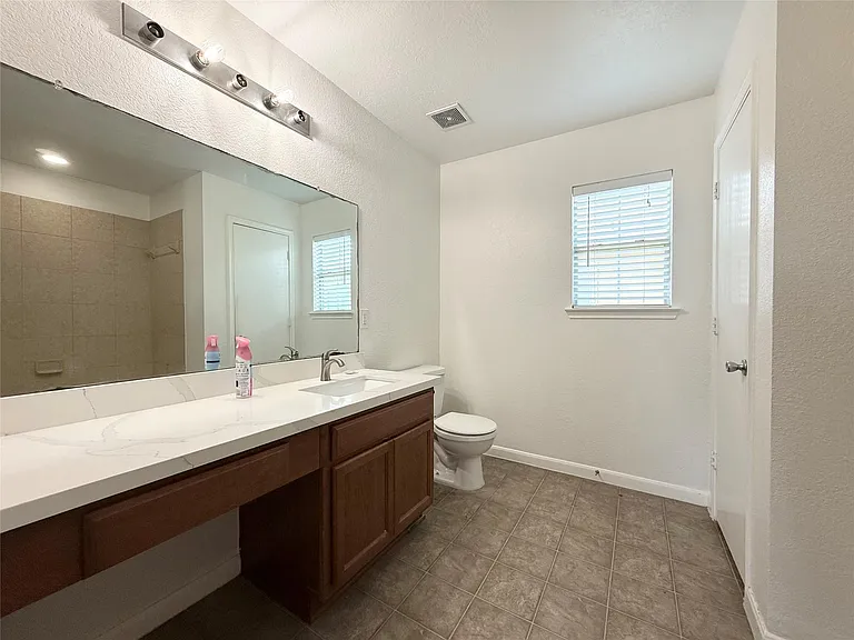 910 Staffordale Manor Ln — Photo 9
