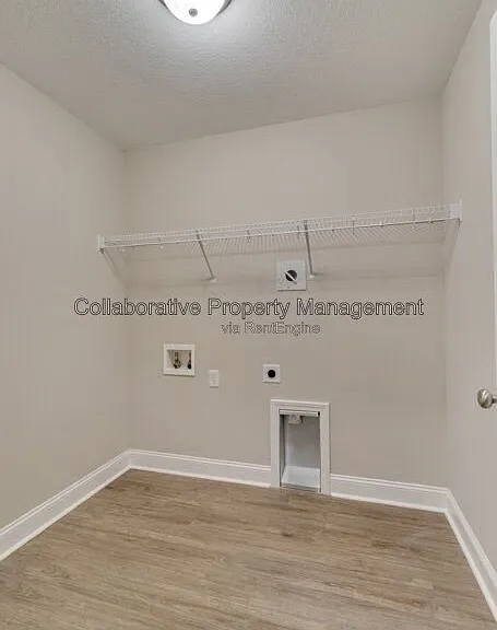 338 Tallulah Bnd — Photo 14