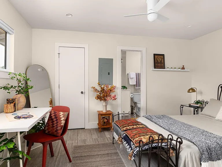 1208 Enfield Rd #204 — Photo 12