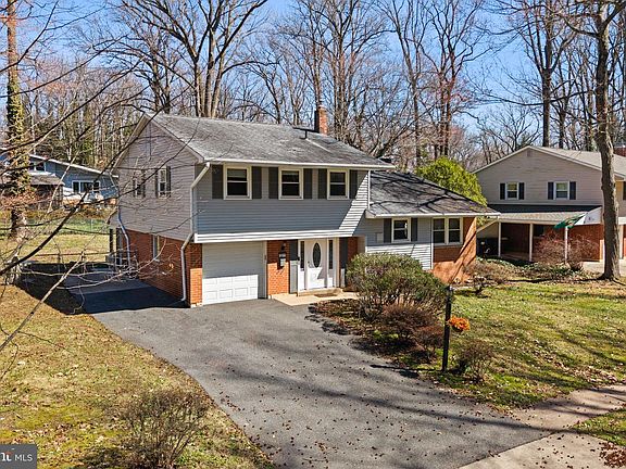 4th image of 1211 Grinnell Rd