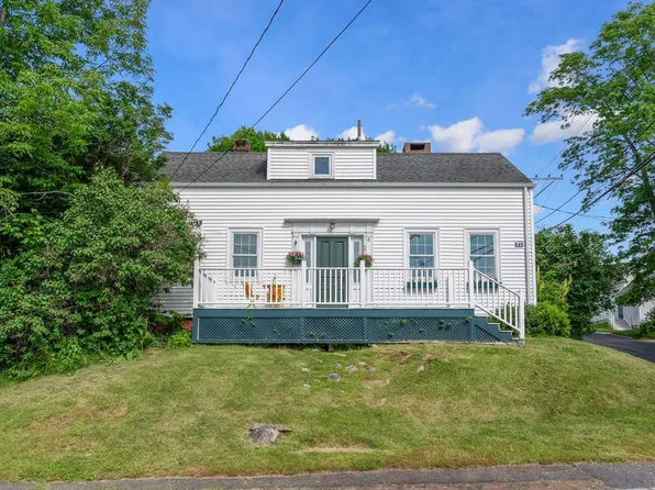 27 Pleasant Street, Wiscasset, ME 04578