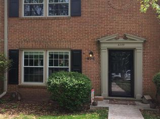 8209 Carrleigh Pkwy, Springfield, VA 22152