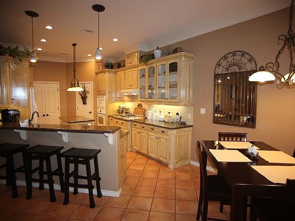 3rd image of 3126 Hamilton Court Dr