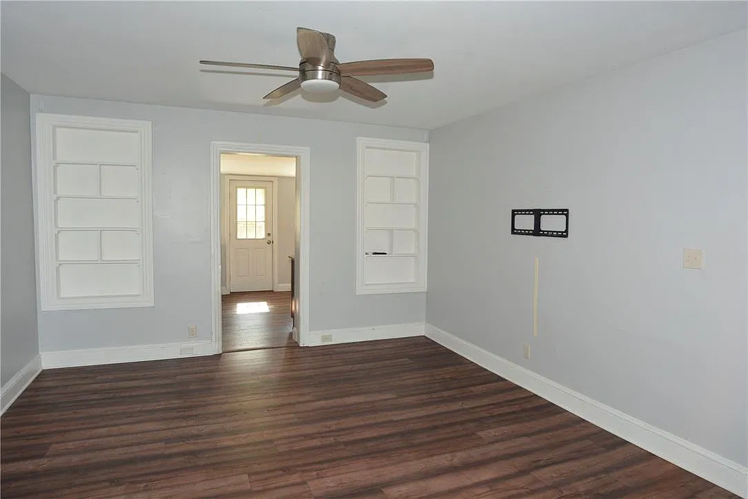 3 bed, 1.0 bath, 476 sqft, $2,000 — Photo 4