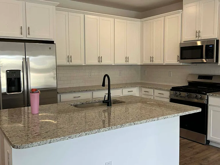 224 Hank Way — Photo 3