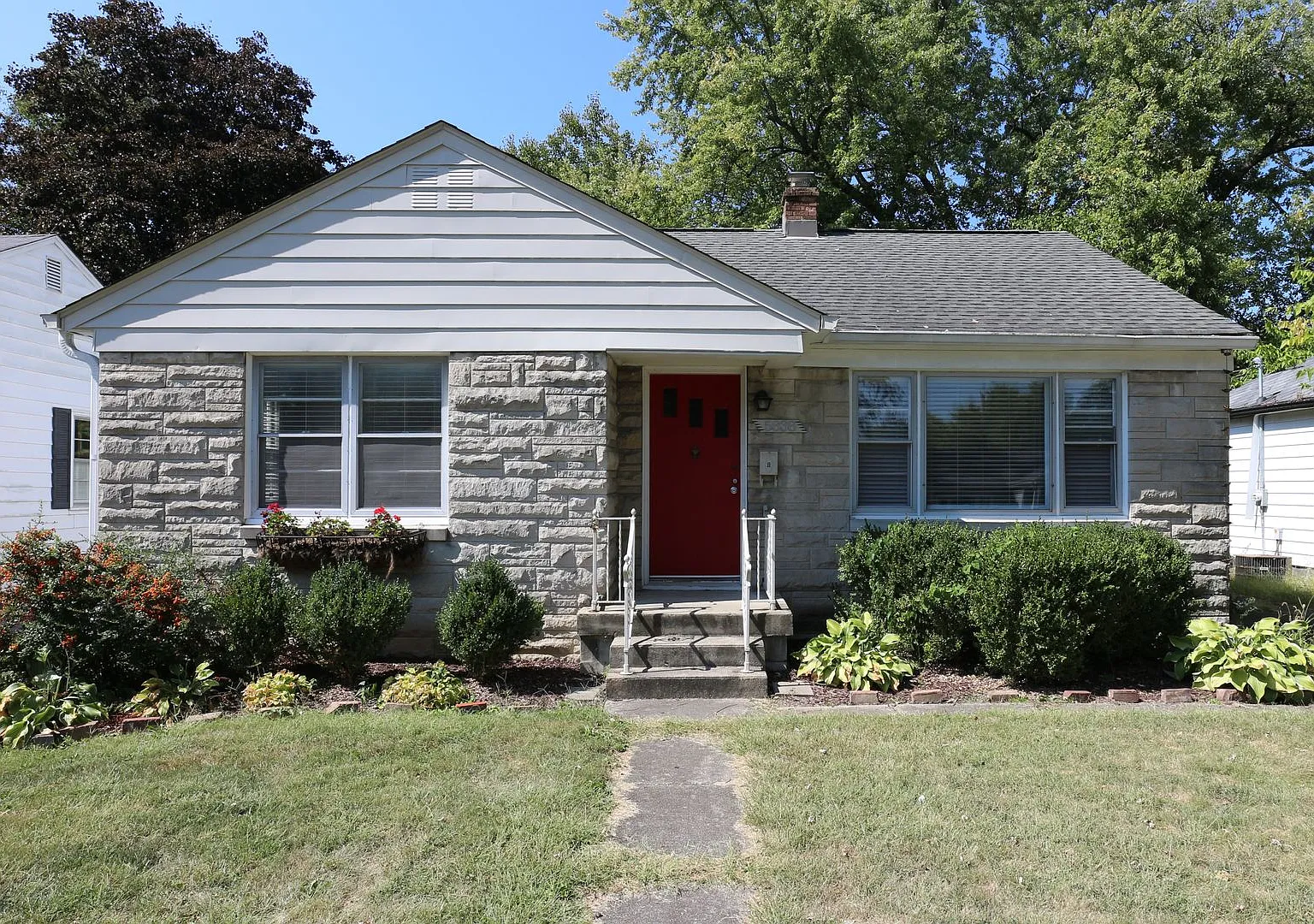 Spacious Broad Ripple 2 Bedroom Home! — Photo 1