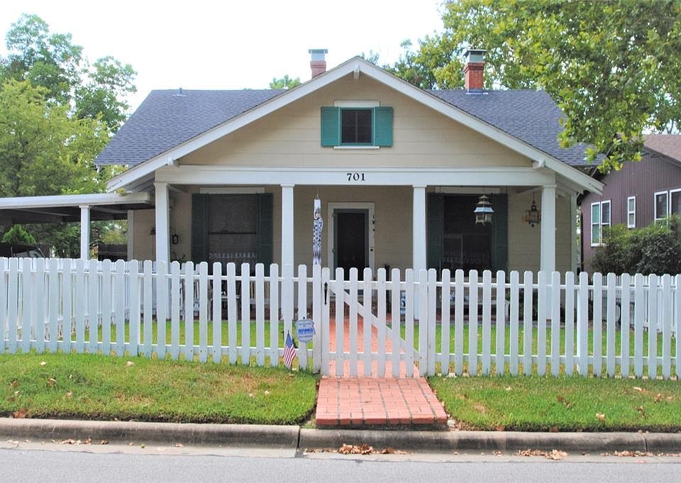 1st image of 701 Alma St