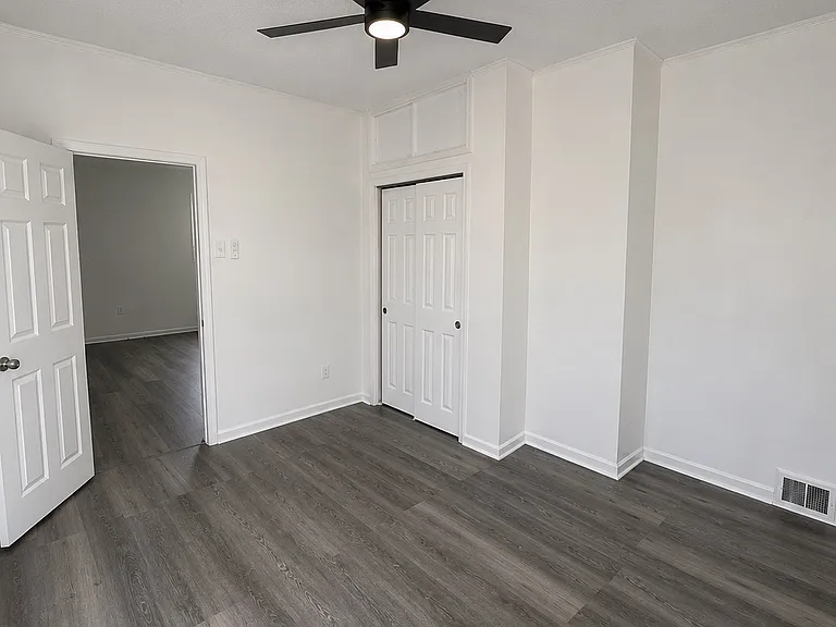 402 Lyceum Ave #A — Photo 2