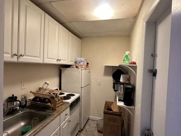 1063 Beacon St, Brookline, MA