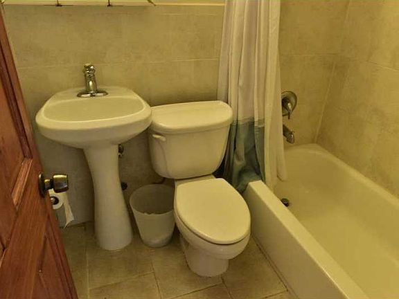 5th image of 742 Euclid Ave APT 11