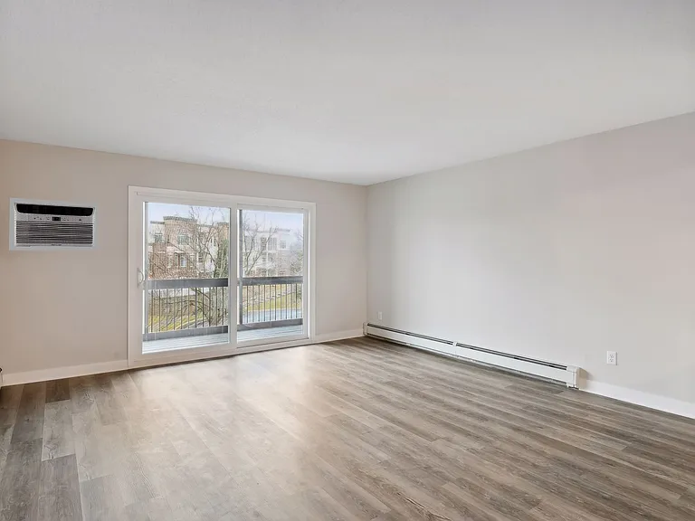 3200 Virginia Ave S #305 — Photo 3