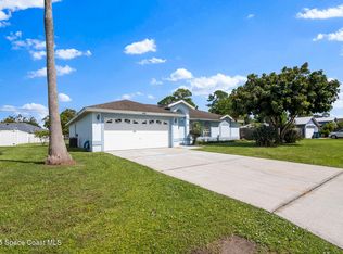 701 Dinner St NE, Palm Bay, FL 32907