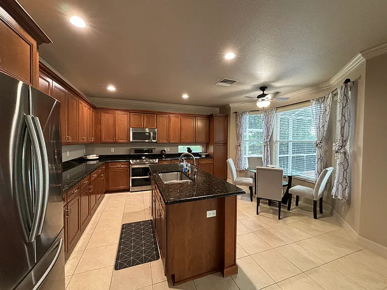 3573 Malagrotta Cir — Photo 10