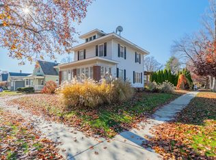 401 Willard Ave, Bloomington, IL 61701