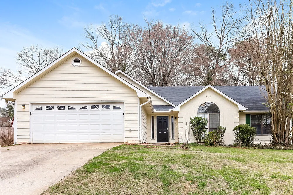 3 bed, 2.0 bath, 1520 sqft, $1,790 — Photo 1