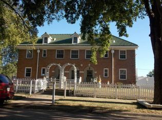 805 10th St, Sioux City, IA 51105