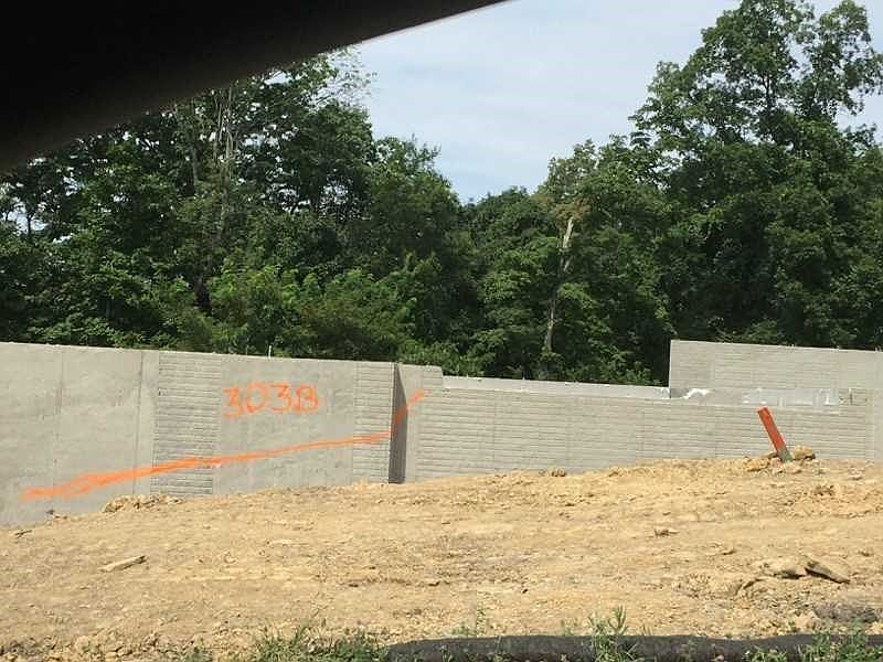 2nd image of 2143 Shawnee Dr