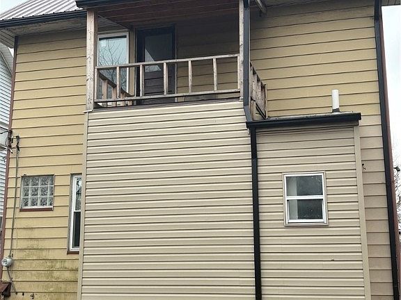 2nd image of 12009 Castlewood Ave
