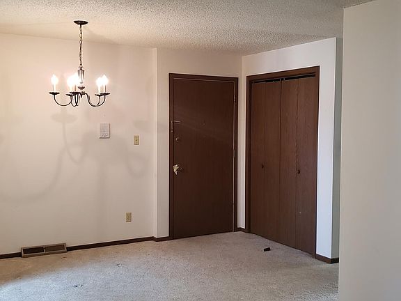 4th image of 1471 Longwood Dr #1471