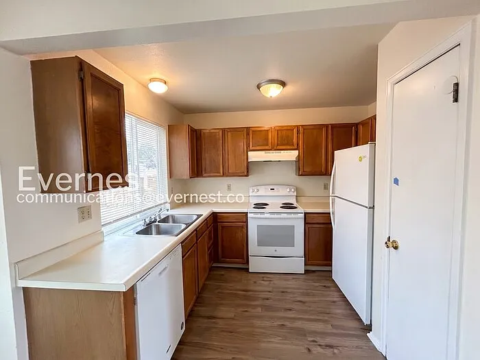 2702 Dickens Dr — Photo 3