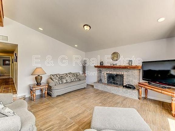 5th image of 137 E Fremont Dr