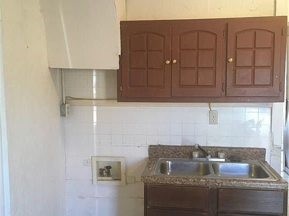 4th image of 3919 Harrison Ave