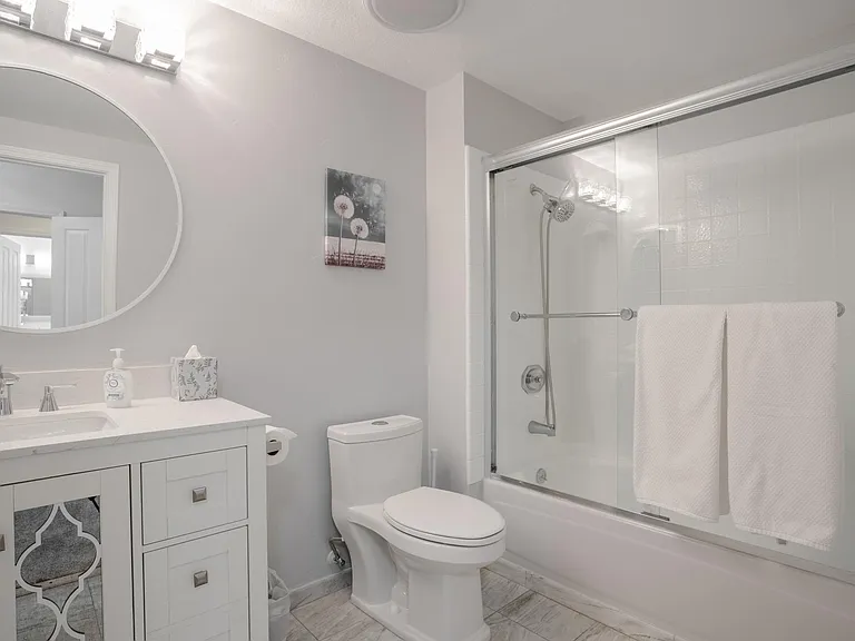 215 Stonepine Ln — Photo 4