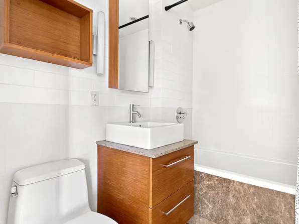 500 4th Avenue image 11 of 17