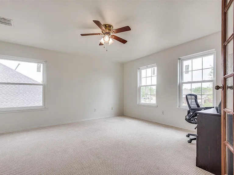 9720 Kingsmill Dr — Photo 13