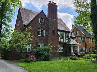 2858 Berkshire Rd, Cleveland Heights, OH 44118