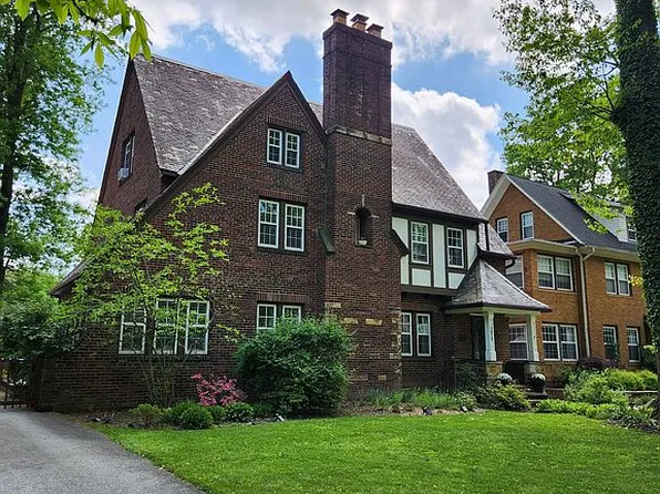 2858 Berkshire Rd, Cleveland Heights, OH 44118