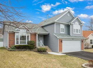 562 Shaker Ln, Lake Zurich, IL 60047