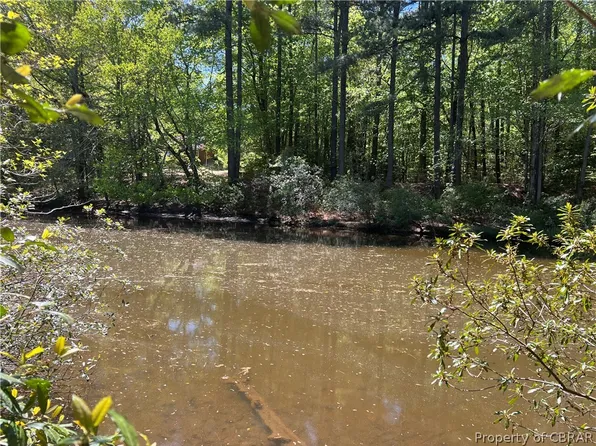 5 Rocky Point Lndg, Cobbs Creek, VA 23035