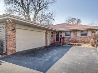 W166N9117 Grand Ave, Menomonee Falls, WI 53051