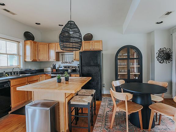 5th image of 206 5th St SW APT F