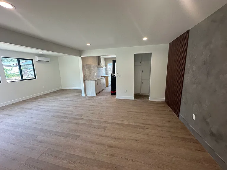 741 Valley View Ave — Photo 9