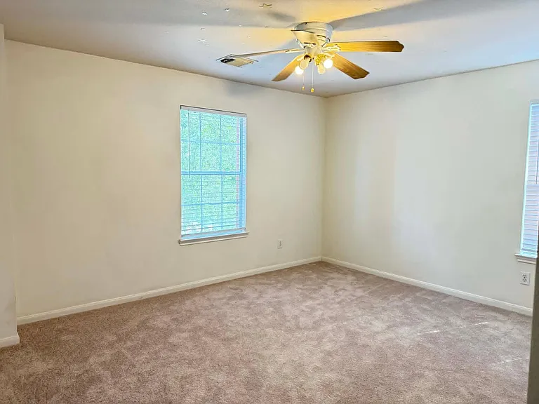 4710 Meadowthorn Ct — Photo 9