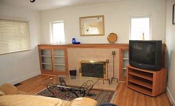 2nd image of 861 Belmont Ave