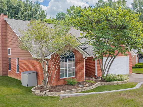 2nd image of 1208 Hummingbird Cir
