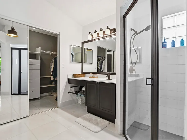 5690 Green Island Dr — Photo 16