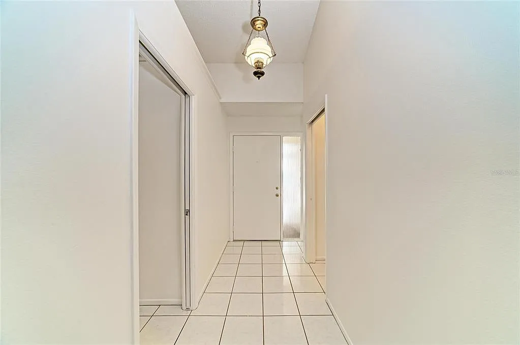 2 bed, 2.0 bath, 1197 sqft, $1,850 — Photo 3