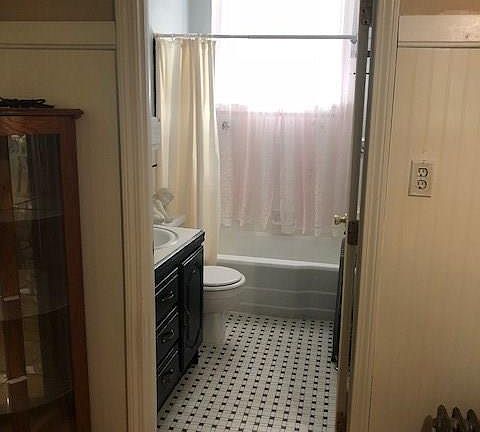 4th image of 1463 Plainfield Pike