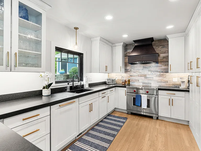 6 Sagamore Grv — Photo 76