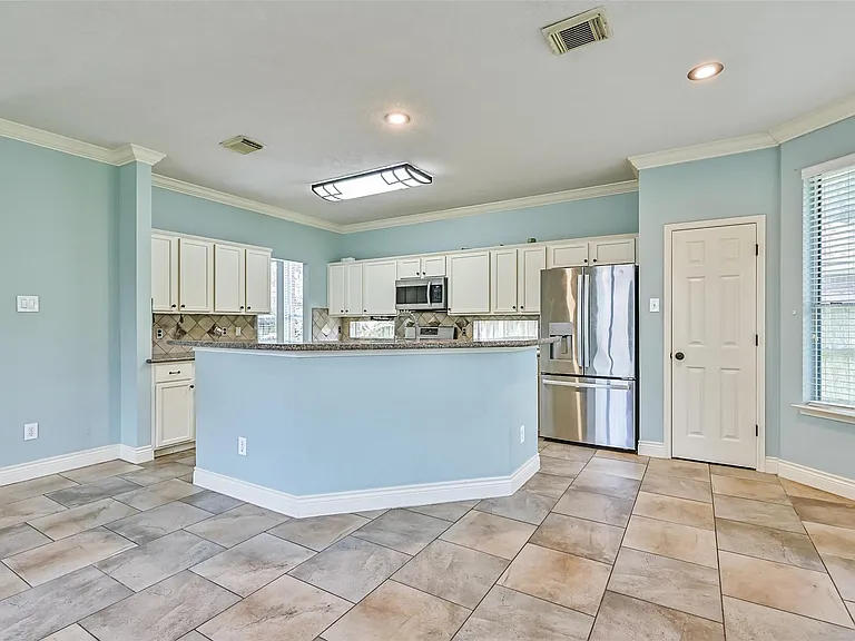 2714 Safe Harbour Cir — Photo 9